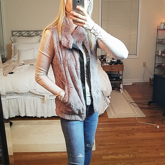 Sanctuary Faux Fur Taupe Vest - Picture 11 of 12